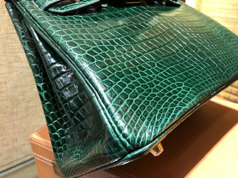 爱马仕 Birkin铂金包 祖母绿 一级皮 湾鳄鱼皮 倒V 进口原料 顶级手缝工艺 30cm - Image 6