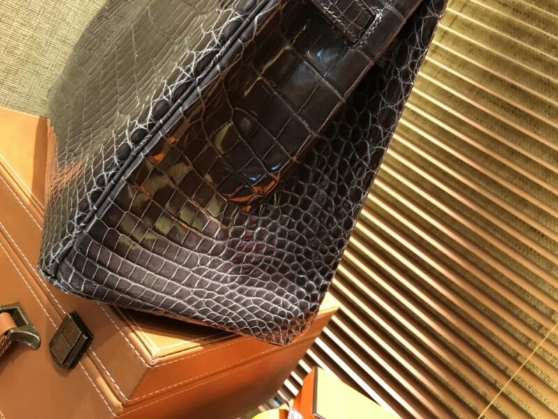 爱马仕 Birkin铂金包 锡器灰 一级皮 尼罗鳄鱼 进口原料 顶级手缝工艺 金扣 35cm - Image 5