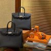 54c8526ef39d12b.jpg 爱马仕 Birkin 25cm ( 铂金包) Togo小牛皮 经典黑金 原版蜜蜡线 全手工缝制