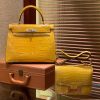 爱马仕 Kelly 凯莉包 琥珀黄 级尼罗鳄鱼皮 顶级全手工缝制 金扣 28cm
