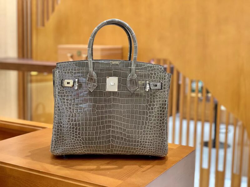 爱马仕 Birkin 铂金包 斑鸠灰 倒V 一级皮 湾鳄鱼皮 臻品级别 银扣 30cm