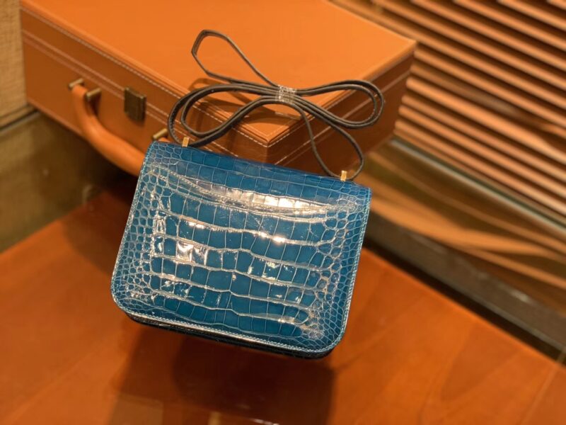 爱马仕 Constance 18cm 伊滋密尔蓝 一级美洲鳄鱼皮 顶级手缝工艺 金扣 - Image 2