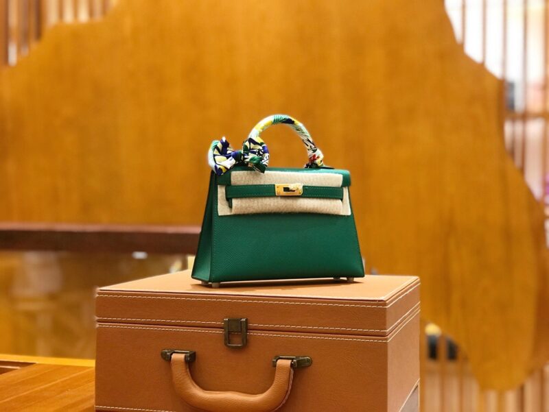 爱马仕 Mini Kelly 二代 19cm 进口掌纹牛皮 U4丝绒绿 金扣 全手工缝制 高订鳄鱼工序 - Image 2