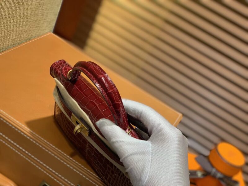 爱马仕 Mini Kelly 枣红色 一级美洲鳄鱼皮 全手工缝制 臻品级别 金扣 19cm 2代 - Image 2