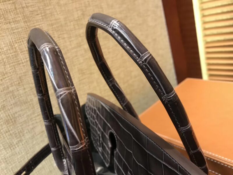 爱马仕 Birkin铂金包 锡器灰 一级皮 尼罗鳄鱼 进口原料 顶级手缝工艺 金扣 35cm - Image 2