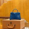 68a8fdb21a6a653.jpg 爱马仕 Mini kelly 二代 19cm 美洲鳄鱼皮 伊兹密尔蓝 银扣 原版蜜蜡线 顶级手缝