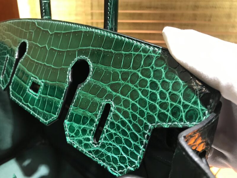 爱马仕 Birkin铂金包 祖母绿 一级皮 湾鳄鱼皮 倒V 进口原料 顶级手缝工艺 30cm - Image 5