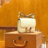 6a0aa619be3b50e.jpg 爱马仕 Constance 18cm Swift牛皮 奶昔白 银扣 原版蜜蜡线 顶级手工缝制