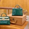 6a2085187a734e3.jpg 爱马仕 Mini Kelly 迷你凯莉 翡翠绿 一级美洲鳄鱼皮 臻品级别 金扣 19cm