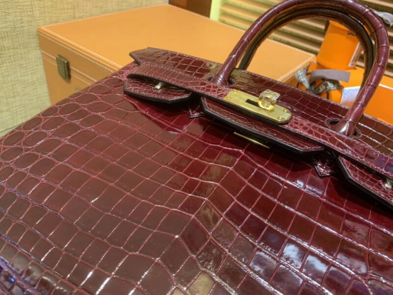 爱马仕 Birkin铂金包 波尔多酒红 一级皮 尼罗鳄鱼 进口原料 顶级手缝工艺 30cm - Image 3