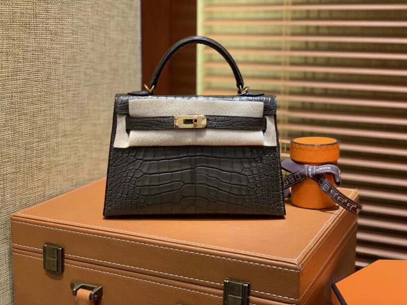 爱马仕 Mini Kelly 墨绿色 一级美洲鳄鱼皮 全手工缝制 臻品级别 金扣 19cm (迷你2代)