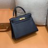 799f704c9afb8da.jpg 爱马仕 新出现货 Kelly 凯莉包 经典黑色 金扣 28cm