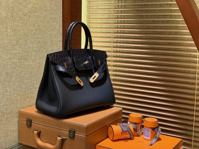 爱马仕 Birkin 铂金包 经典黑 鳄鱼皮拼德国togo牛皮 全手工缝制 金扣 30cm - Image 6