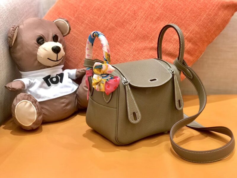 爱马仕 Lindy 18cm 大象灰 银扣 小牛皮 全手工缝制 - Image 2