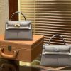 7e9f4bcf9f15ef2.jpg 爱马仕 MiniKelly 迷你凯莉 大象灰 德国掌纹牛皮 原版蜜蜡 全手工缝制 2代 19cm