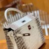 83727ec63e72171.jpg 爱马仕 Kelly 25cm 喜玛拉雅 哑光 尼罗鳄鱼皮 全手工缝制 现货