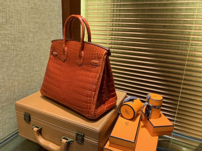 爱马仕 Birkin 铂金包 法拉利红 亮面鳄鱼 金扣 25cm - Image 2