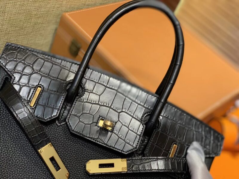 爱马仕 Birkin 铂金包 经典黑 鳄鱼皮拼德国togo牛皮 全手工缝制 金扣 30cm - Image 3