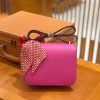 8a167d15a113322.jpg 爱马仕 Constance 18cm 进口掌纹牛皮 9i 玉兰粉 银扣 全手工缝制 高订鳄鱼工序工