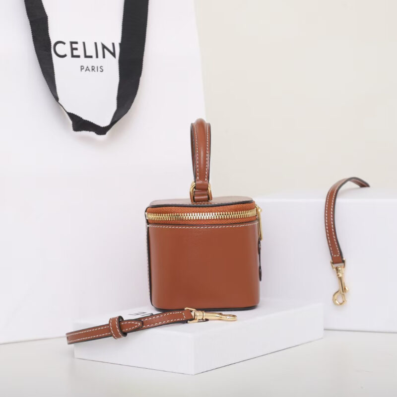 Celine*Triomphe系列手提袋10J762棕色免检版 - Image 3
