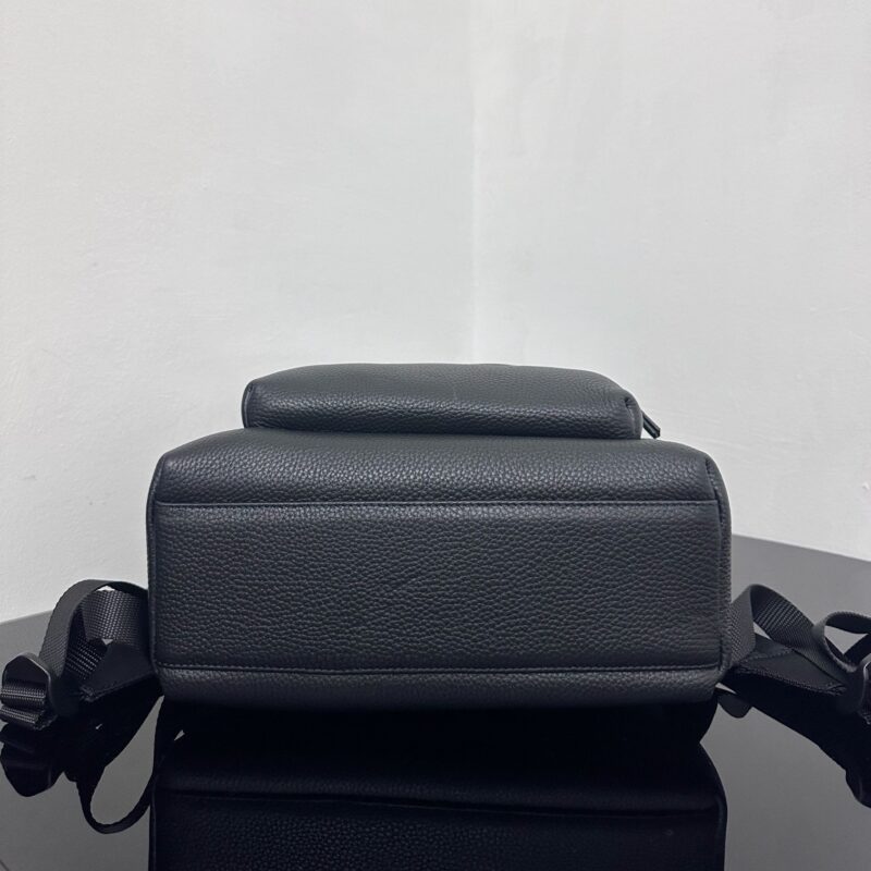 BalenciagaExplorer系列小牛皮背包XS - Image 8