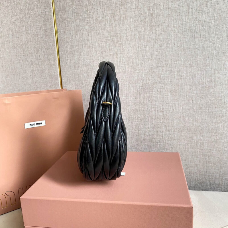 miumiu缪缪*Matelasse系列5BC125手袋黑色免检版 - Image 6