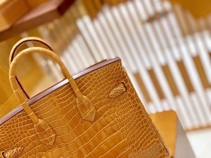 爱马仕 Birkin 铂金包 太妃金 一级皮 美洲鳄鱼皮 臻品级别 金扣 25cm - Image 5