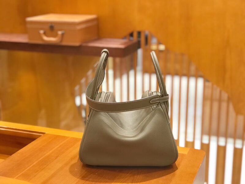 爱马仕 Lindy 26cm 大象灰 Togo 牛皮 银扣 原版蜜蜡线 顶级手缝 - Image 2