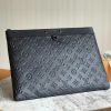95261532314791.jpg M62903 LV Pochette Apollo 手袋 LV男包 LV全皮压花系列 LV手包