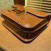972ca1c48b5b6e0.jpg 爱马仕 Constance 18cm 蜜糖棕 一级美洲 鳄鱼皮 全手工缝制 臻品级别