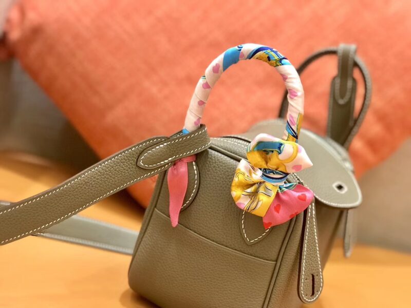爱马仕 Lindy 18cm 大象灰 银扣 小牛皮 全手工缝制 - Image 4