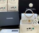 Chanel CF大mini带手腕版本珠光羊皮 AS2431白色