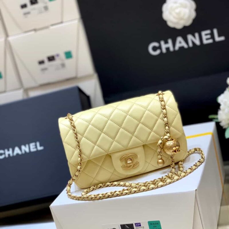 Chanel Flap Bag 新款金属球包金珠CF大Mini AS1787鹅蛋黄