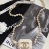 Chanel 2021高级手工坊亚克力AirPods耳机盒子 AB6678白色