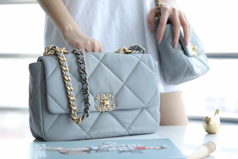 Chanel香奈儿 19 Flap Bag AS1161中号30CM灰色 - Image 8