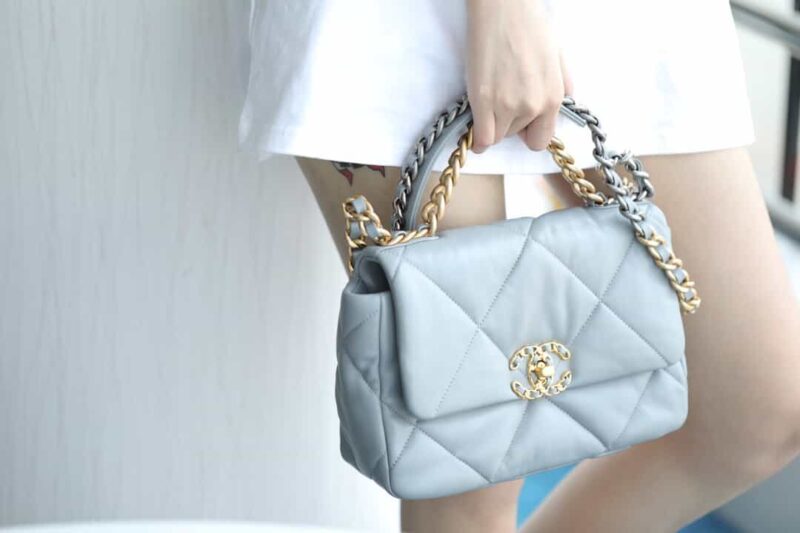 Chanel香奈儿 19 Flap Bag AS1160小号26C灰色 - Image 4