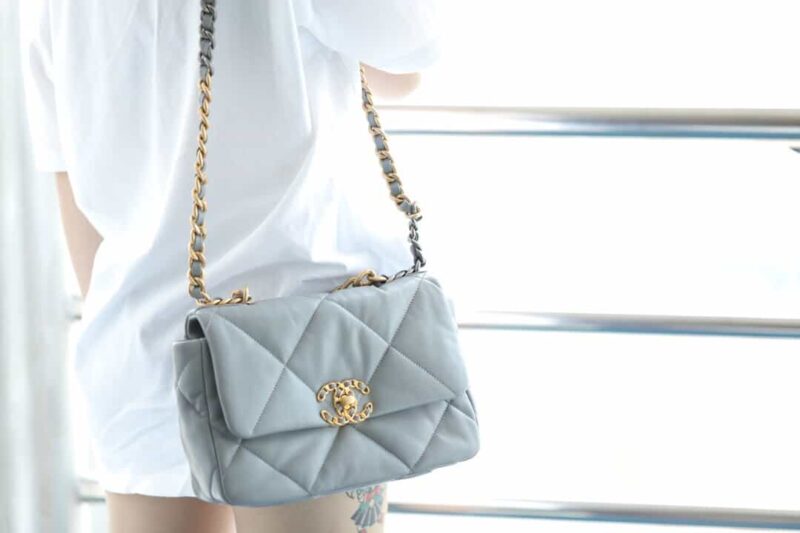 Chanel香奈儿 19 Flap Bag AS1160小号26C灰色 - Image 6