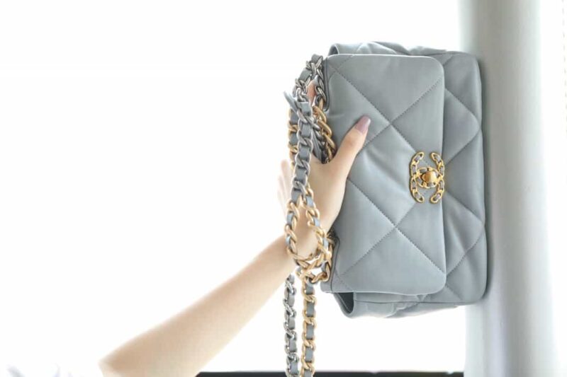 Chanel香奈儿 19 Flap Bag AS1160小号26C灰色 - Image 9