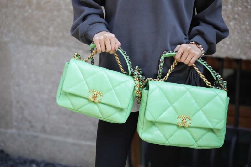 Chanel香奈儿 19 Flap Bag AS1160小号26C牛油果绿 - Image 4