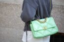 Chanel香奈儿 19 Flap Bag AS1161中号30CM牛油果绿