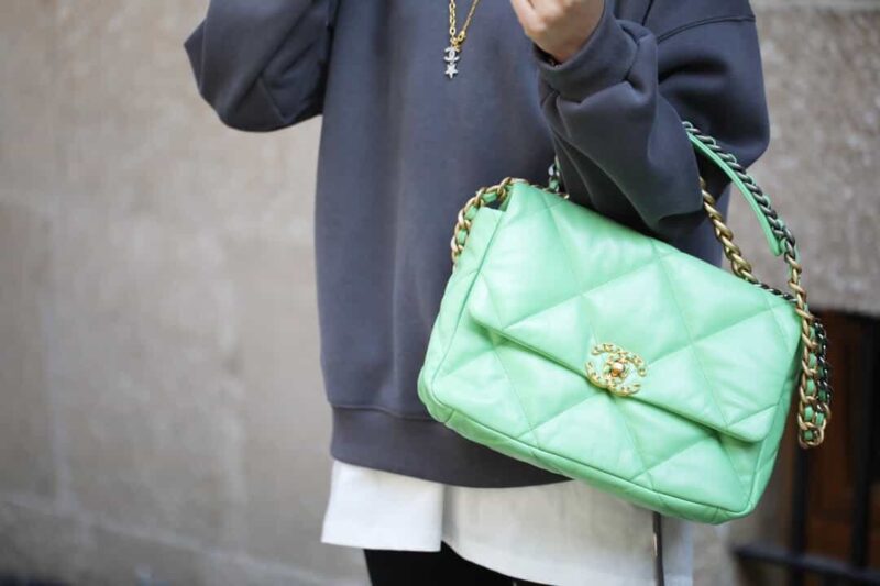 Chanel香奈儿 19 Flap Bag AS1161中号30CM牛油果绿 - Image 9