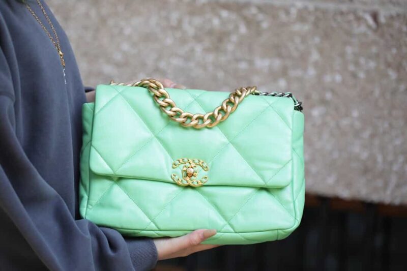 Chanel香奈儿 19 Flap Bag AS1161中号30CM牛油果绿