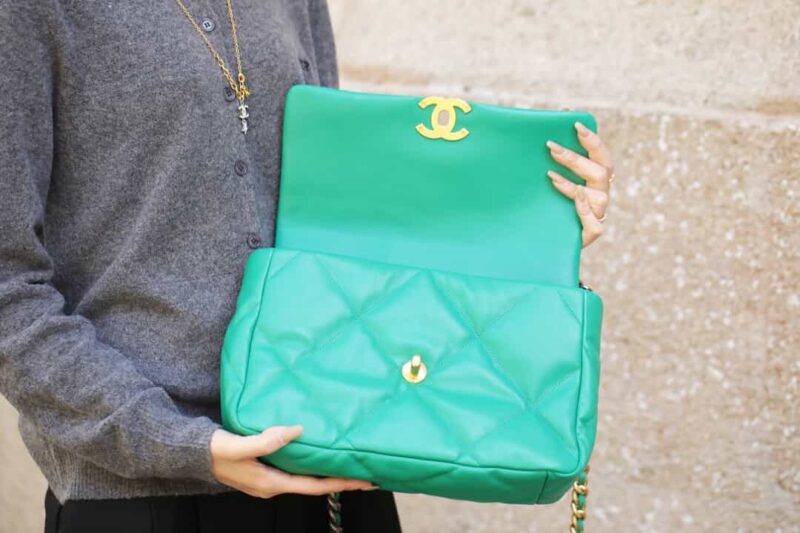 Chanel香奈儿 19 Flap Bag AS1161中号30CM绿色 - Image 6