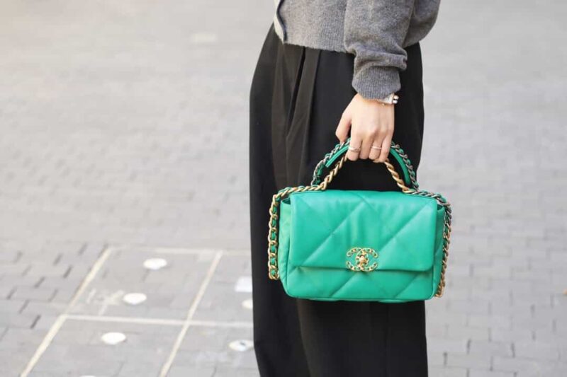 Chanel香奈儿 19 Flap Bag AS1160小号26C绿色 - Image 5