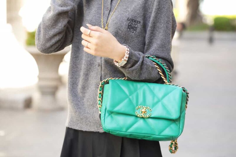 Chanel香奈儿 19 Flap Bag AS1160小号26C绿色 - Image 6