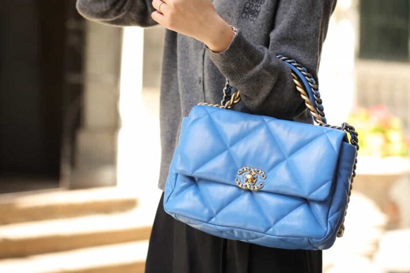 Chanel香奈儿 19 Flap Bag AS1161中号30CM北风蓝 - Image 8