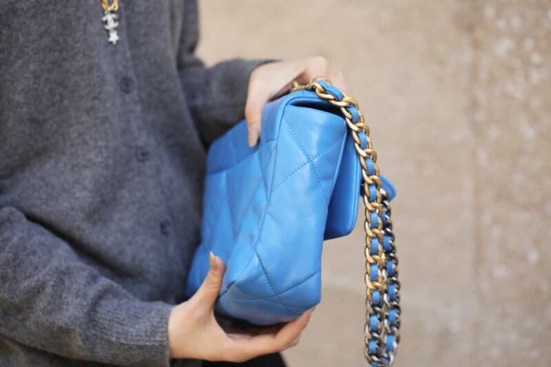 Chanel香奈儿 19 Flap Bag AS1160小号26C北风蓝 - Image 4