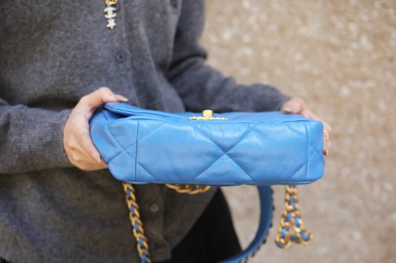 Chanel香奈儿 19 Flap Bag AS1160小号26C北风蓝 - Image 5