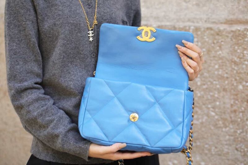 Chanel香奈儿 19 Flap Bag AS1160小号26C北风蓝 - Image 7