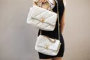 Chanel香奈儿 19 Flap Bag AS1161中号30CM白色